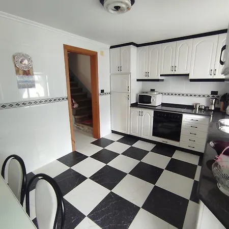 Feriehus Casa Felicia - Vivienda A Pie De Playa Bares